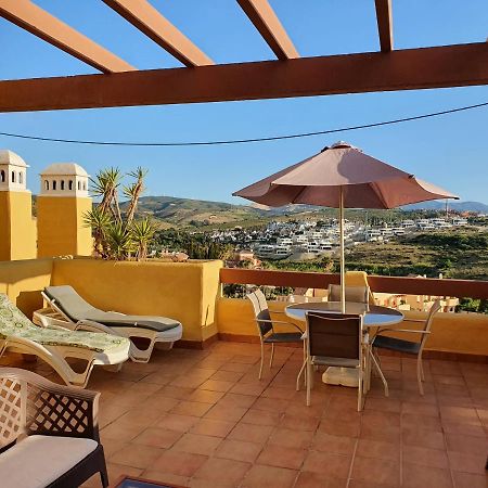 Seaview A Spectacular 3 Bed 3 Bathroom Penthouse Manilva Esterno foto