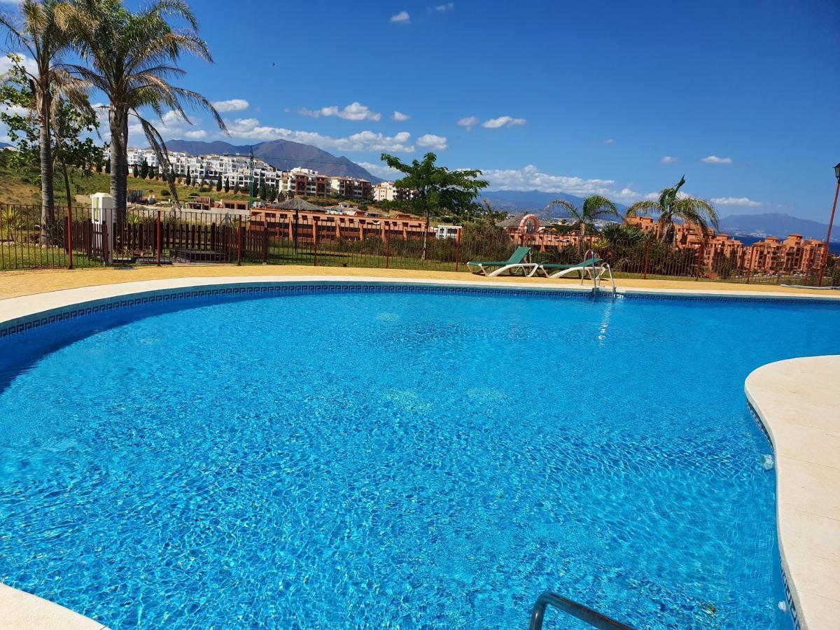 Seaview A Spectacular 3 Bed 3 Bathroom Penthouse Manilva Esterno foto