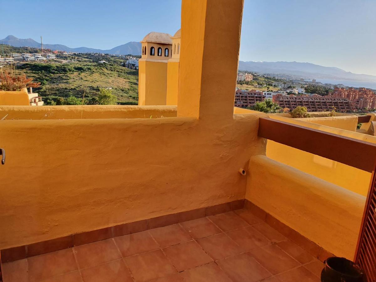 Seaview A Spectacular 3 Bed 3 Bathroom Penthouse Manilva Esterno foto