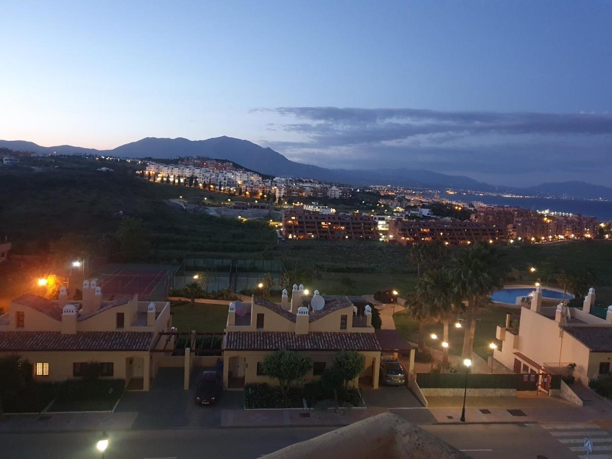 Seaview A Spectacular 3 Bed 3 Bathroom Penthouse Manilva Esterno foto