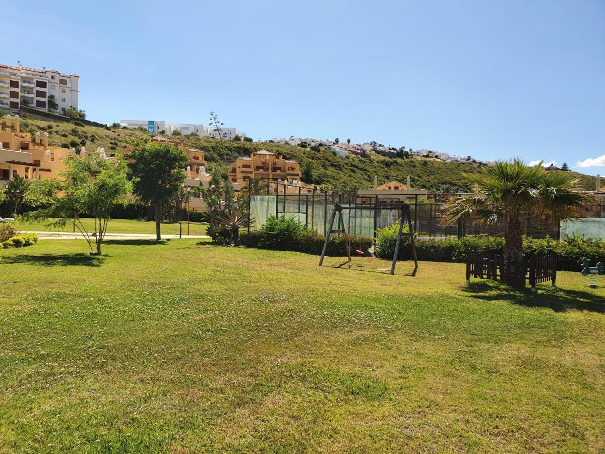 Seaview A Spectacular 3 Bed 3 Bathroom Penthouse Manilva Esterno foto